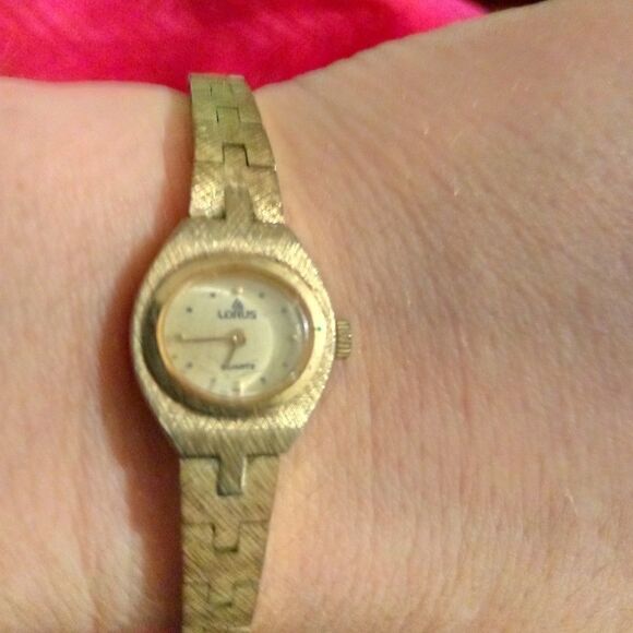 Vintage thin golden Lorus ladies watch - Picture 4 of 8